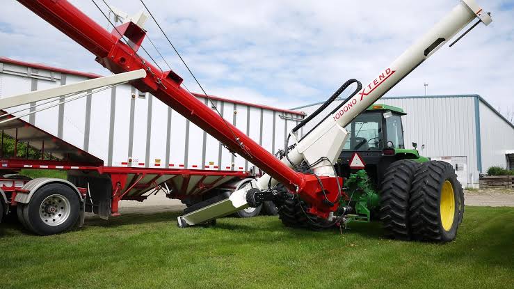 Xtend 14 Swing Auger